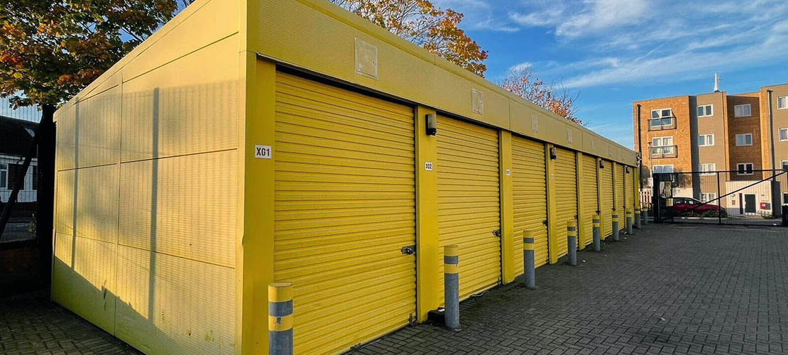 External lockups in Luton Driveup lockups Big Yellow