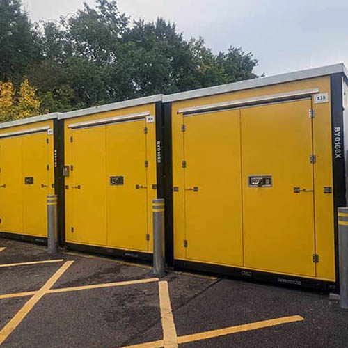 External lockups in Tunbridge Wells Driveup lockups Big Yellow