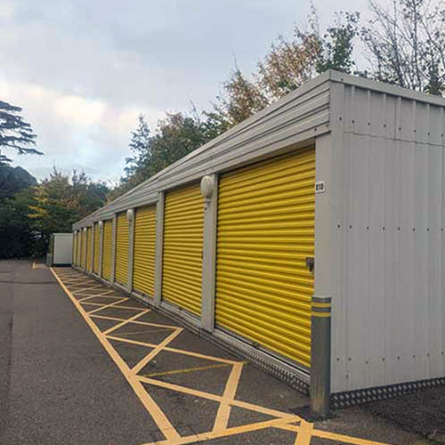 External lockups in Tunbridge Wells Driveup lockups Big Yellow