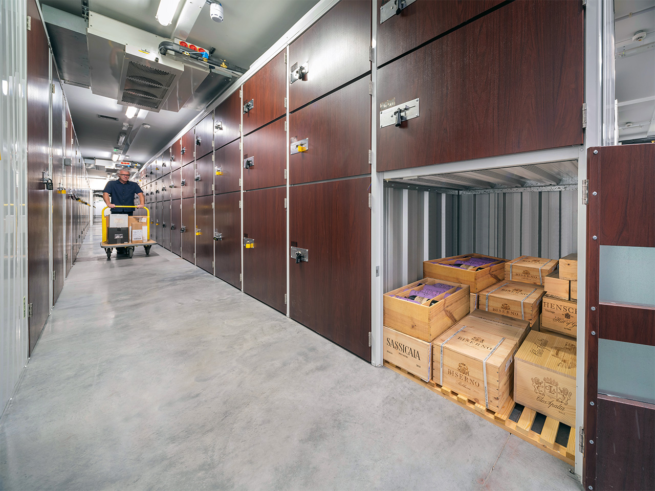 big-yellow-wine-storage01